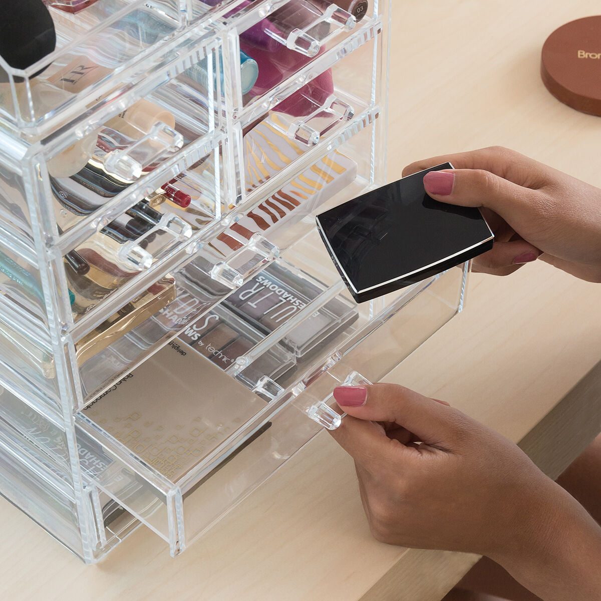 Organiseur de maquillage rotatif pour salle de bain